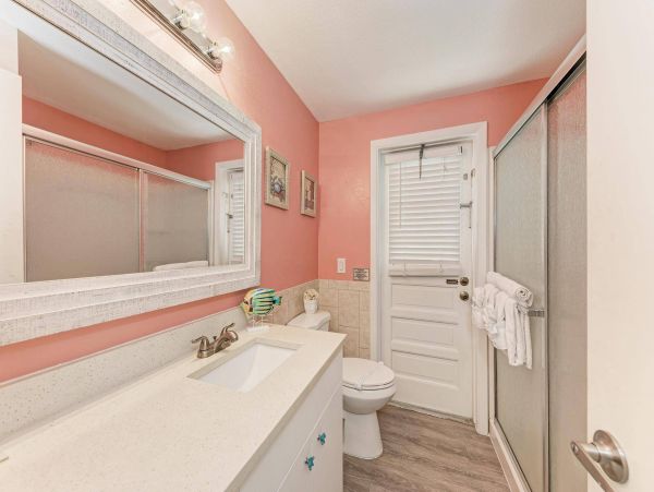 Holmes Beach Vacation Home Four Bedroom Walk to Beach