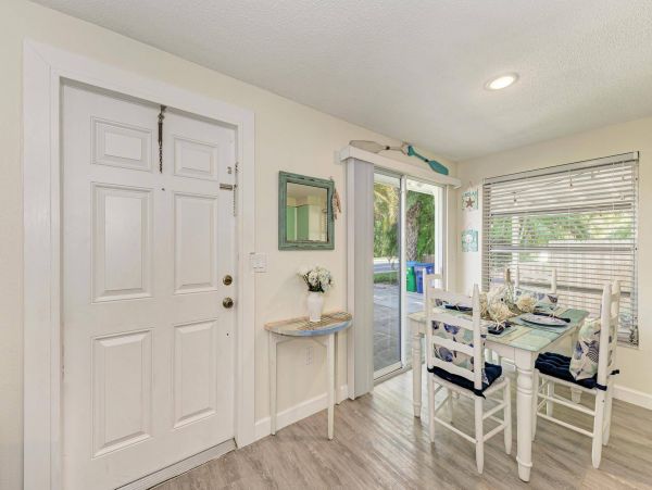 Holmes Beach Vacation Home Four Bedroom Walk to Beach