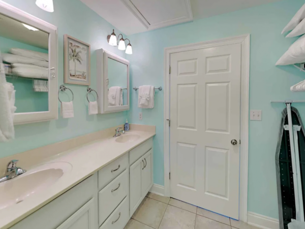 Oeanfront Lovely 3 Bedroom Condo in Perdido Key Sleeps 11