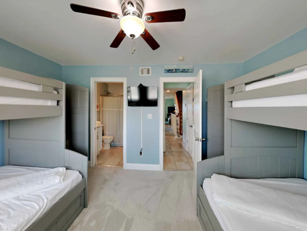 Oeanfront Lovely 3 Bedroom Condo in Perdido Key Sleeps 11