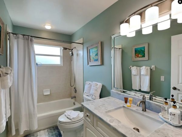 Three Bedroom Cozy Vacation Rental in Fort Myers Beach