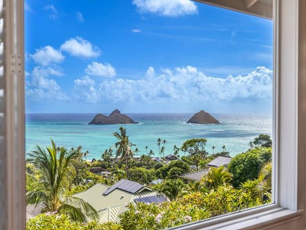 Lanikai 2 Bedroom Vacation Condo with Breathtaking Ocean Views
