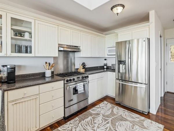Lanikai 2 Bedroom Vacation Condo with Breathtaking Ocean Views
