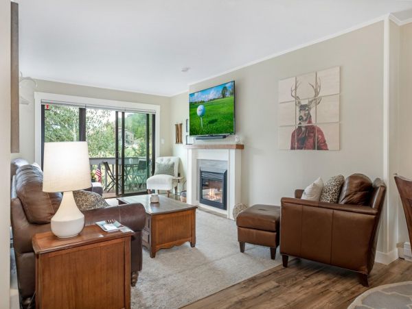 Wonderful mountain views from this Sandstone Condo