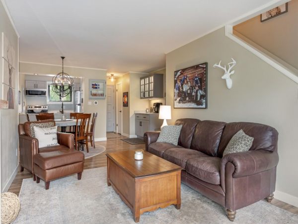 Wonderful mountain views from this Sandstone Condo