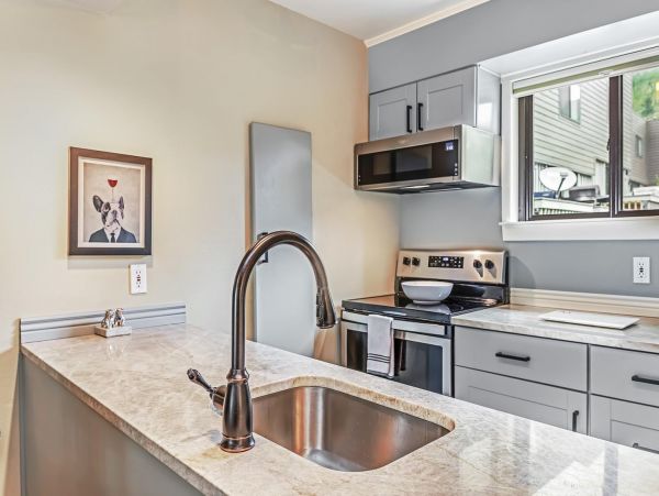 Wonderful mountain views from this Sandstone Condo