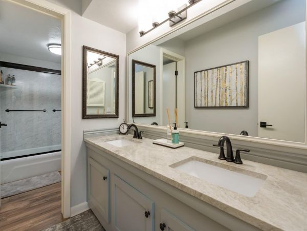Wonderful mountain views from this Sandstone Condo