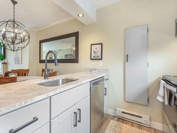 Wonderful mountain views from this Sandstone Condo