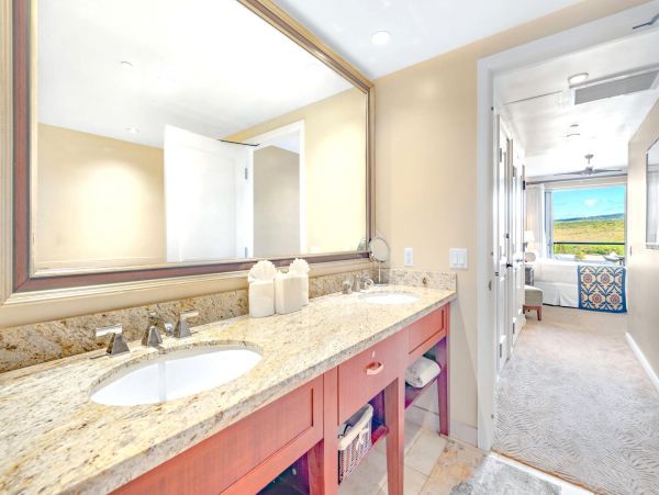 Ocean Views Spacious Vacation Two Bedroom Condo