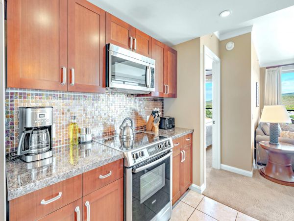 Ocean Views Spacious Vacation Two Bedroom Condo