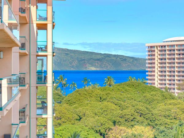 Ocean Views Spacious Vacation Two Bedroom Condo