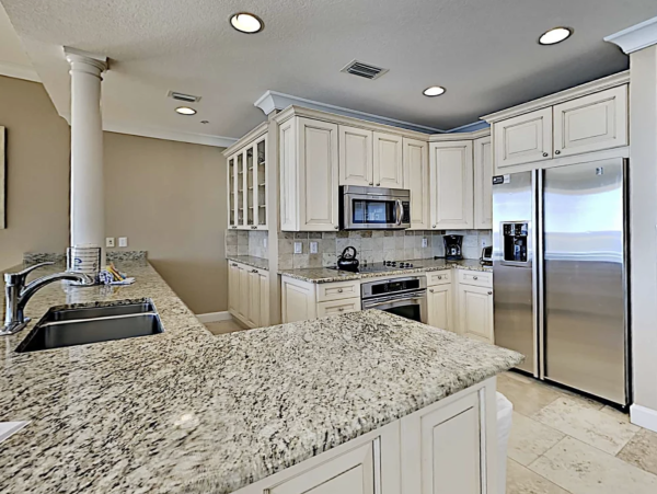 Four Bedroom Beach Front Pensacola Condo Sleeps 9 Guests