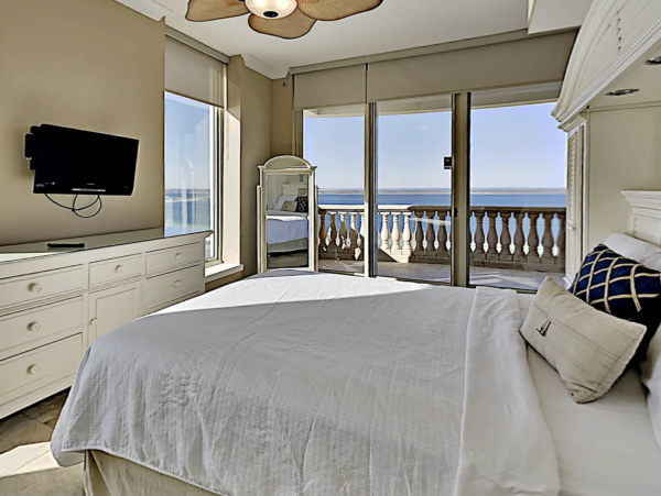 Four Bedroom Beach Front Pensacola Condo Sleeps 9 Guests