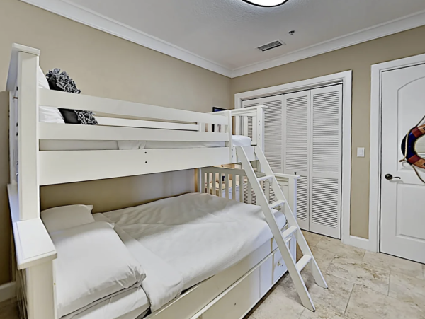 Four Bedroom Beach Front Pensacola Condo Sleeps 9 Guests