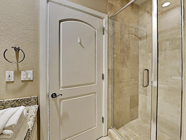 Four Bedroom Beach Front Pensacola Condo Sleeps 9 Guests