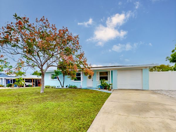 Bradenton Pool Home Three Bedroom