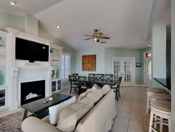 Pensacola Beach 6-bedroom Gulf-Front Retreat Stunning Views