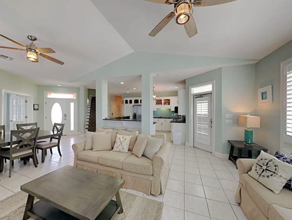 Pensacola Beach 6-bedroom Gulf-Front Retreat Stunning Views