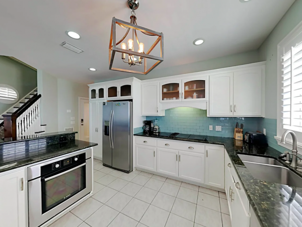 Pensacola Beach 6-bedroom Gulf-Front Retreat Stunning Views
