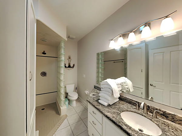 Pensacola Beach 6-bedroom Gulf-Front Retreat Stunning Views