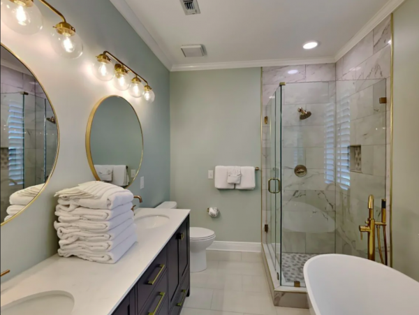 Pensacola Beach 6-bedroom Gulf-Front Retreat Stunning Views
