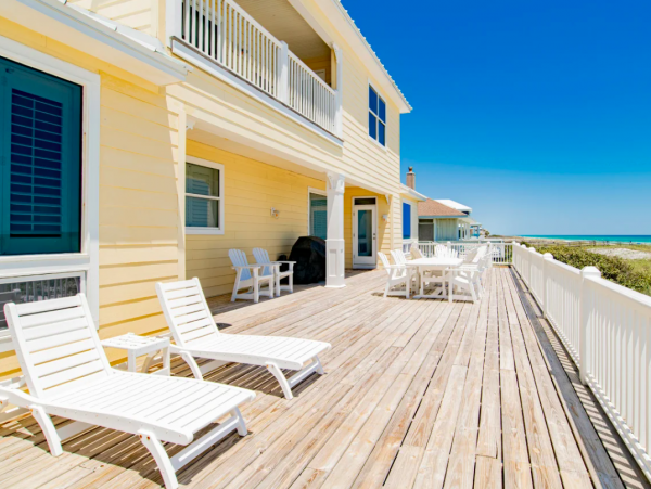 Pensacola Beach 6-bedroom Gulf-Front Retreat Stunning Views