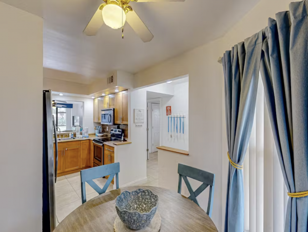 Sunny First Floor Condo with Pools & Hot Tub Near the Beaches