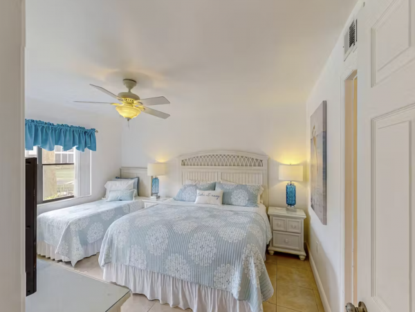 Sunny First Floor Condo with Pools & Hot Tub Near the Beaches