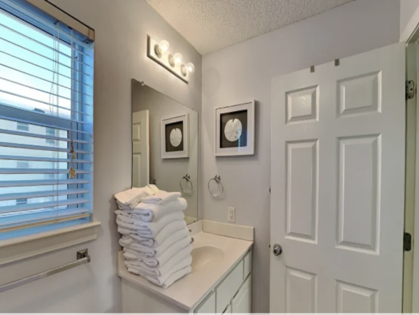 Navarre Beach Vacation Rental - Gulf Front Condo with Balcony
