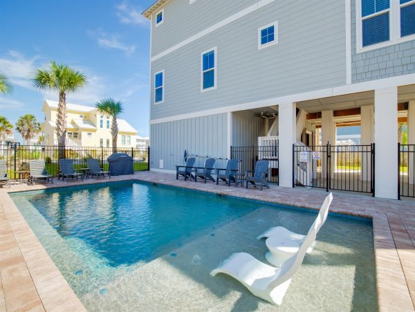 Ultimate Beachfront Retreat with Private Pool in Navarre Beach