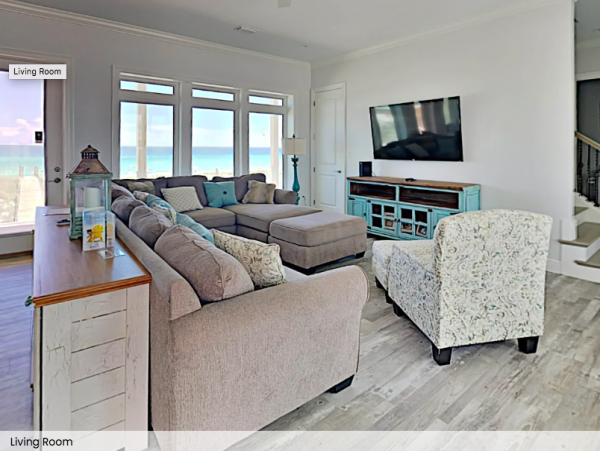Luxury 5 bedroom Home Directly on the beach