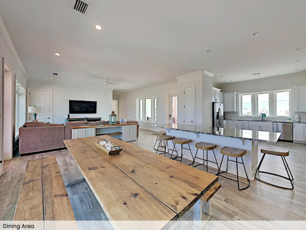 Luxury 5 bedroom Home Directly on the beach