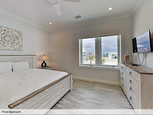 Luxury 5 bedroom Home Directly on the beach