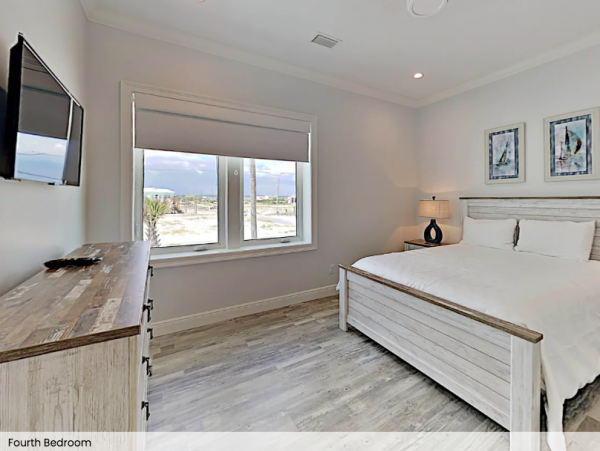 Luxury 5 bedroom Home Directly on the beach