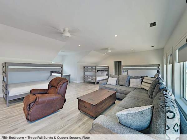Luxury 5 bedroom Home Directly on the beach