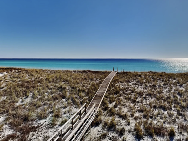 Luxury 5 bedroom Home Directly on the beach