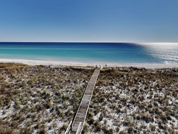 Luxury 5 bedroom Home Directly on the beach
