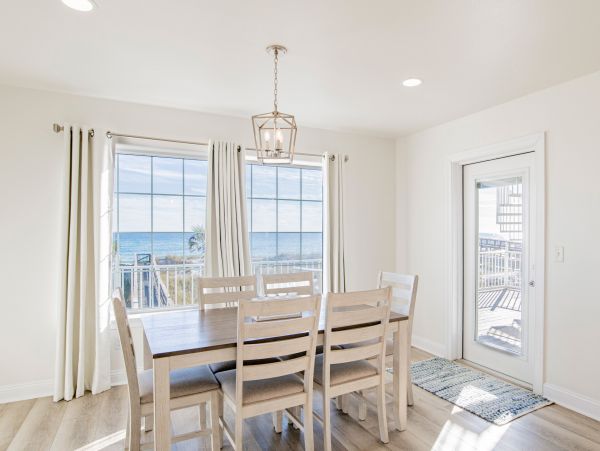 Charming Beachfront Vacation Rental in Navarre Beach