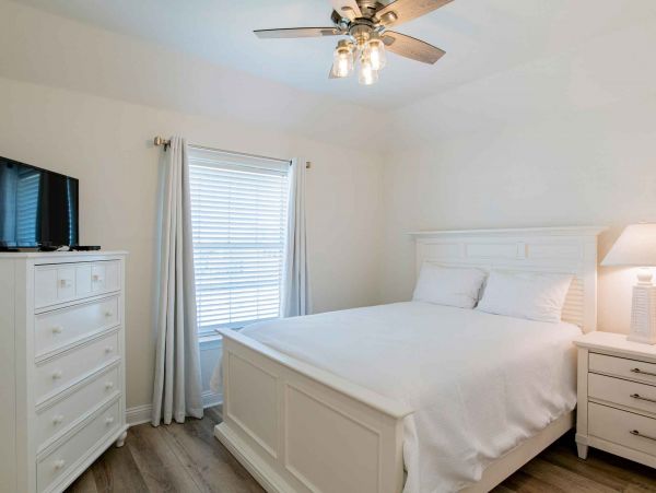 Charming Beachfront Vacation Rental in Navarre Beach