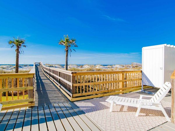 Charming Beachfront Vacation Rental in Navarre Beach