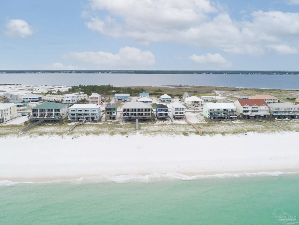 Beach Beauty Four Bedrooms Sleeps Nine Guests.