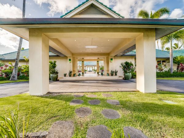Seven Bedroom Oceanfront Luxury Vacation Estate in Kapalua