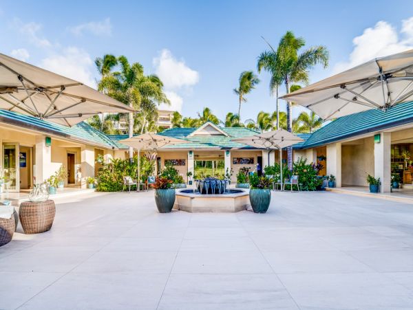 Seven Bedroom Oceanfront Luxury Vacation Estate in Kapalua
