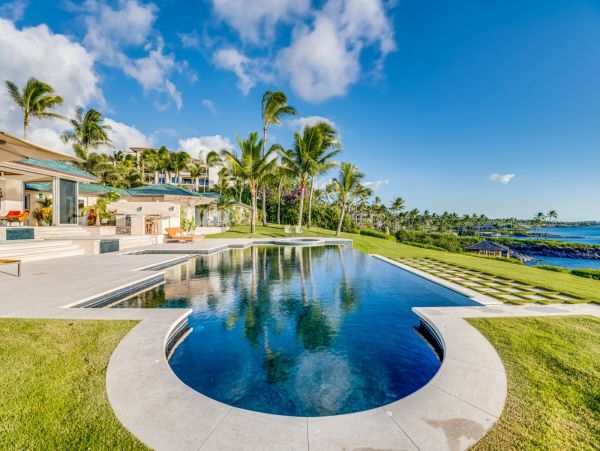 Seven Bedroom Oceanfront Luxury Vacation Estate in Kapalua