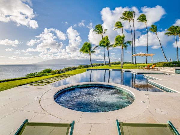 Seven Bedroom Oceanfront Luxury Vacation Estate in Kapalua