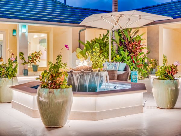 Seven Bedroom Oceanfront Luxury Vacation Estate in Kapalua