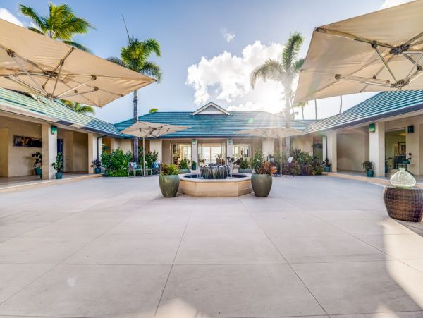 Seven Bedroom Oceanfront Luxury Vacation Estate in Kapalua