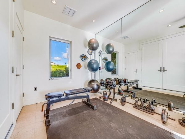 Seven Bedroom Oceanfront Luxury Vacation Estate in Kapalua