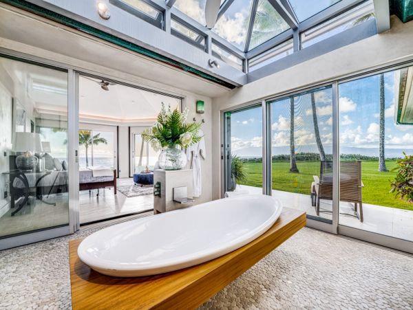 Seven Bedroom Oceanfront Luxury Vacation Estate in Kapalua