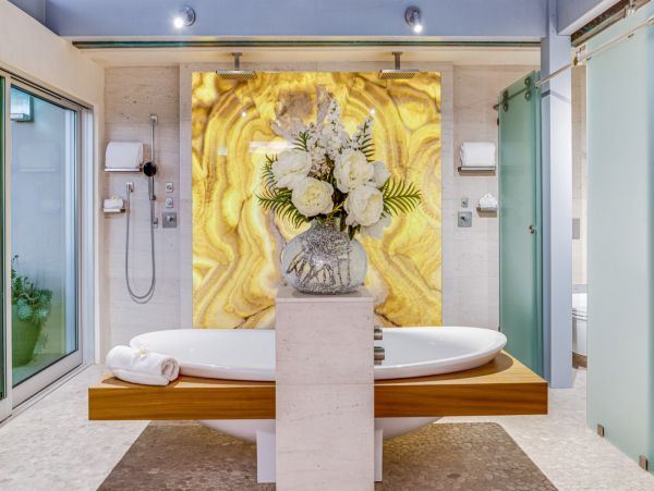 Seven Bedroom Oceanfront Luxury Vacation Estate in Kapalua